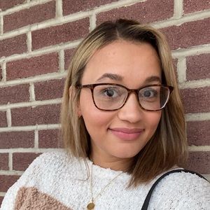 Meet your Posher, Brenna